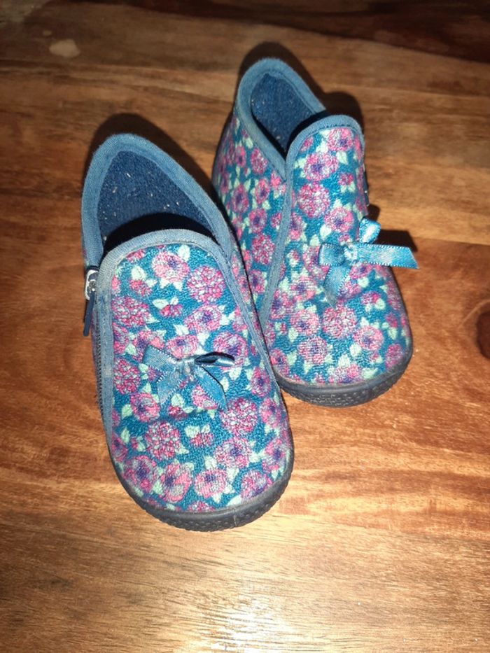 Chaussons fille taille 19