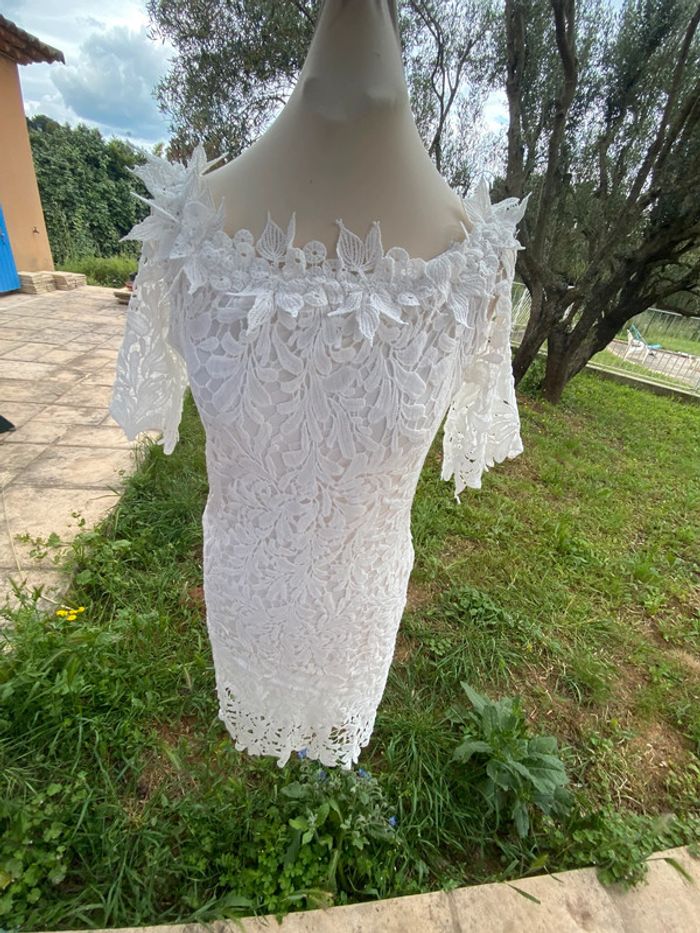 Superbe robe stretch en dentelle May shining star M/ L - photo numéro 3