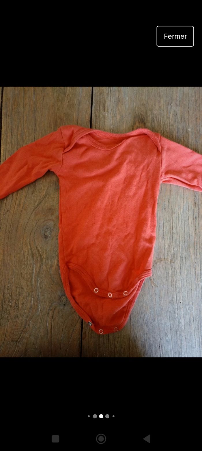 Lot de 7 bodies 6 mois - photo numéro 7