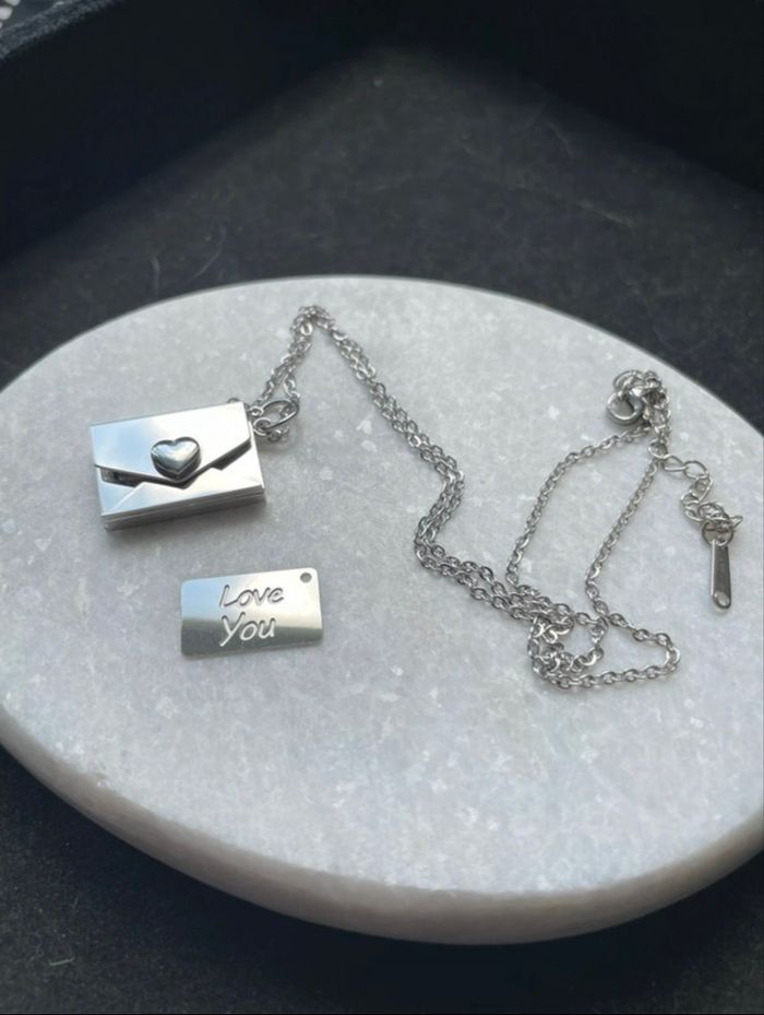 Collier enveloppe love