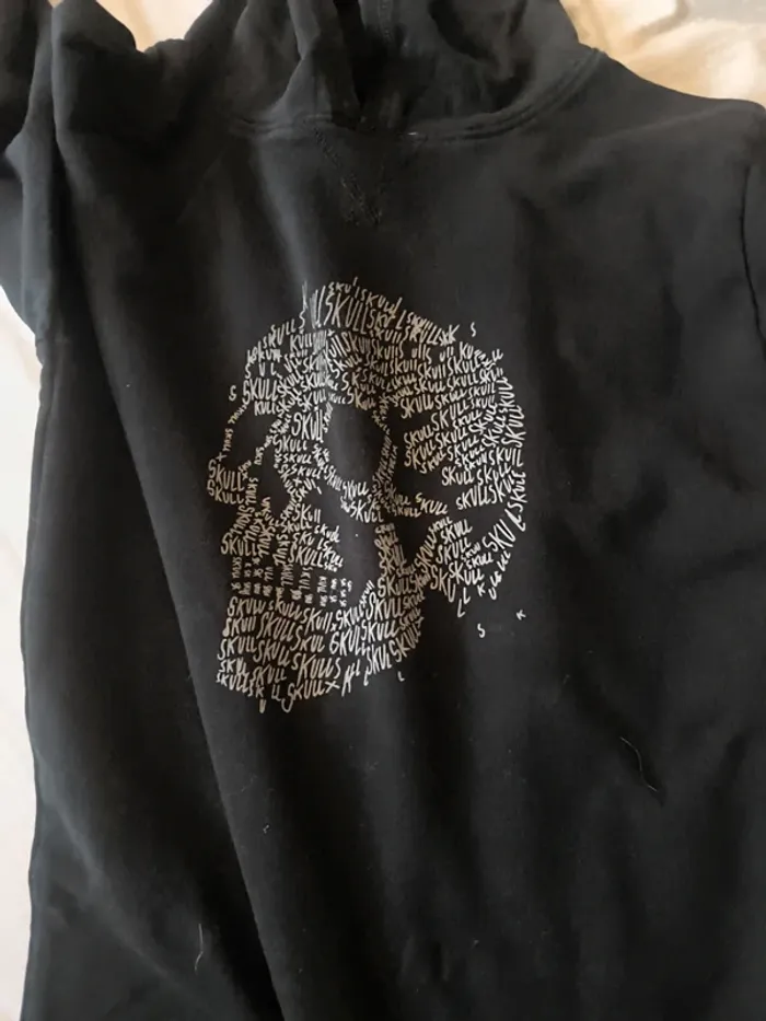 Pull tête de mort - photo numéro 3