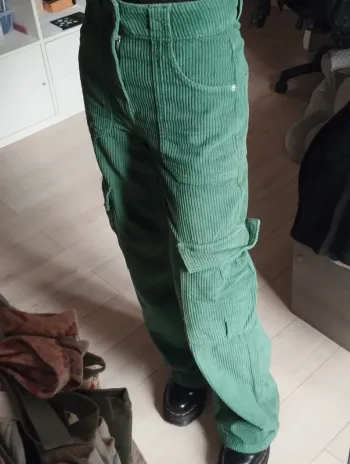 Pantalon côtelé vert