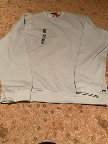 Sweat decathlon neuf bleu ciel 16 ans