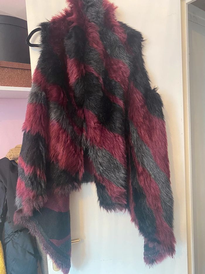 Veste sans manche à fourrure