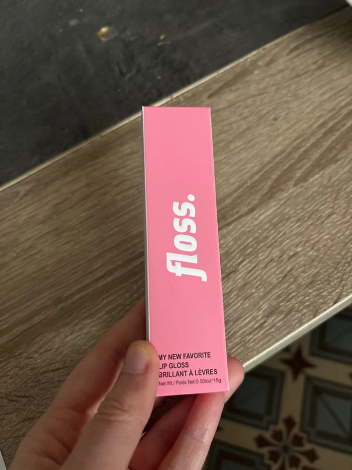 Gloss floss