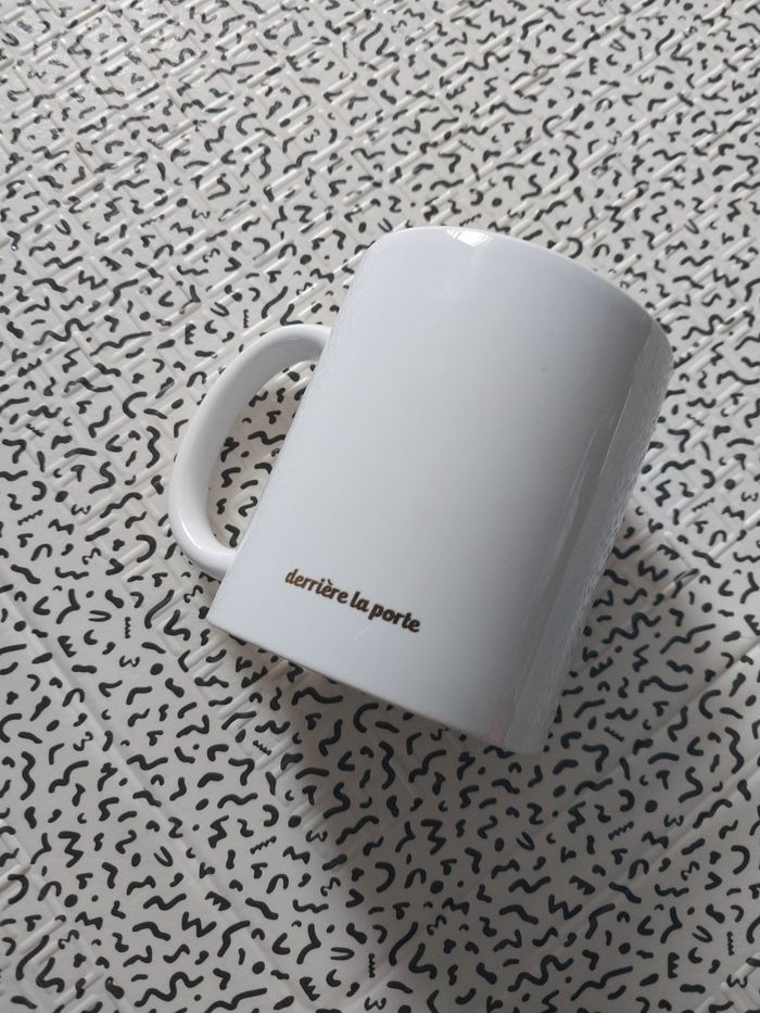 Tasse “Un amour de Tata” – Derrière la porte - photo numéro 3