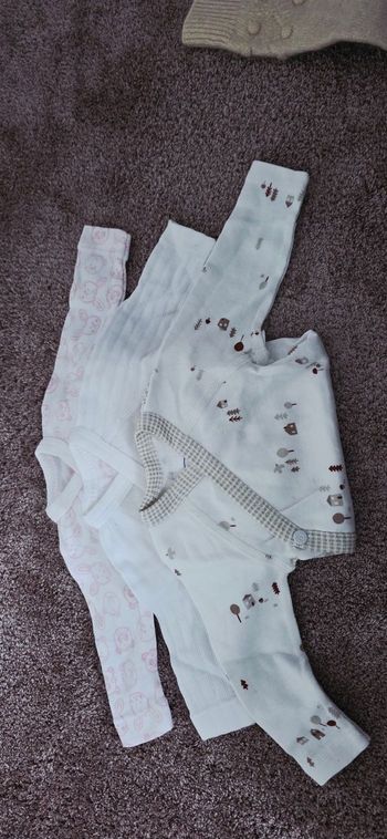 Lot de vêtements bebe 1/3 mois