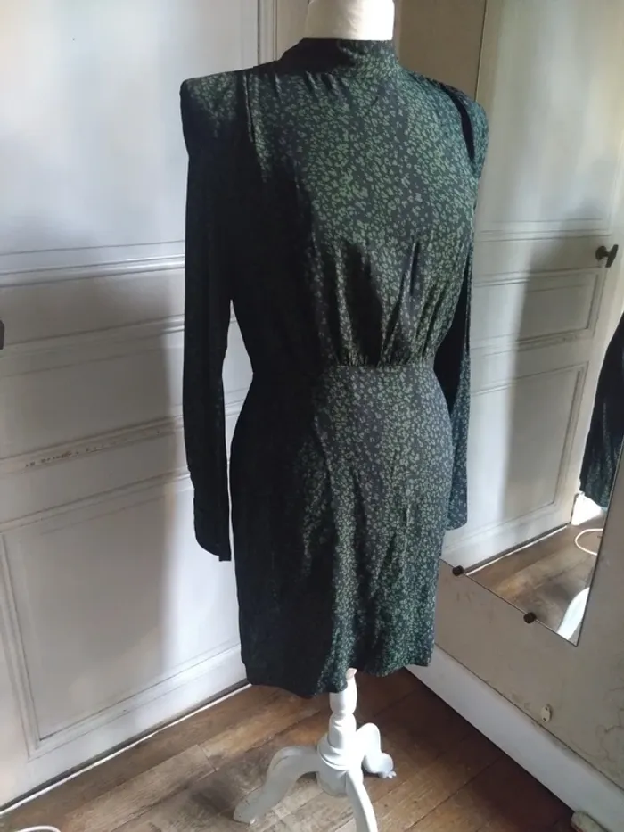 Robe courte La Petite Étoile noire à motifs verts T36 automne