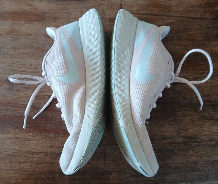 Baskets Nike Women Revolution 5 Sneaker Running 38.5 - photo numéro 8