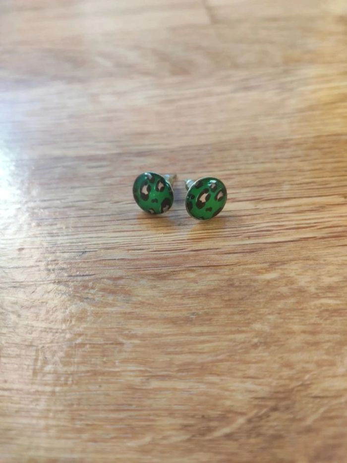 Boucle d'oreilles léopard vert - photo numéro 2