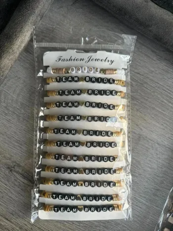 Lot 12 bracelets evif