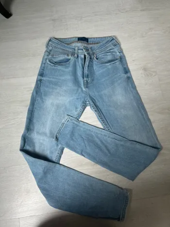 Jeans Zara homme taille 38