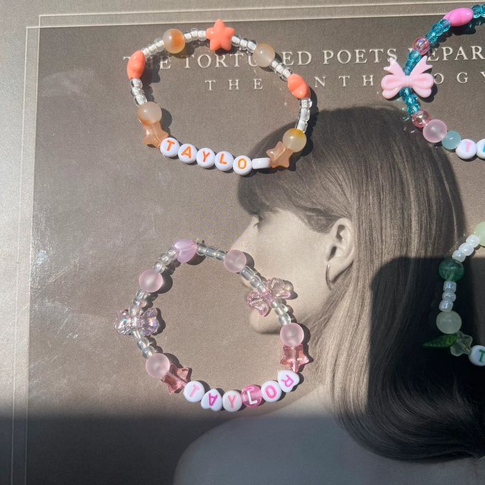 friendship bracelets | taylor swift - photo numéro 2