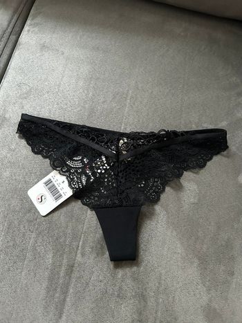String dentelle