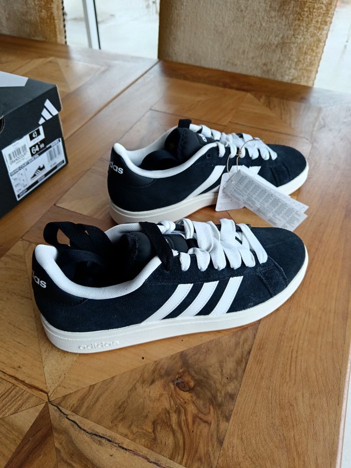 Baskets Adidas noires 43 - photo numéro 1