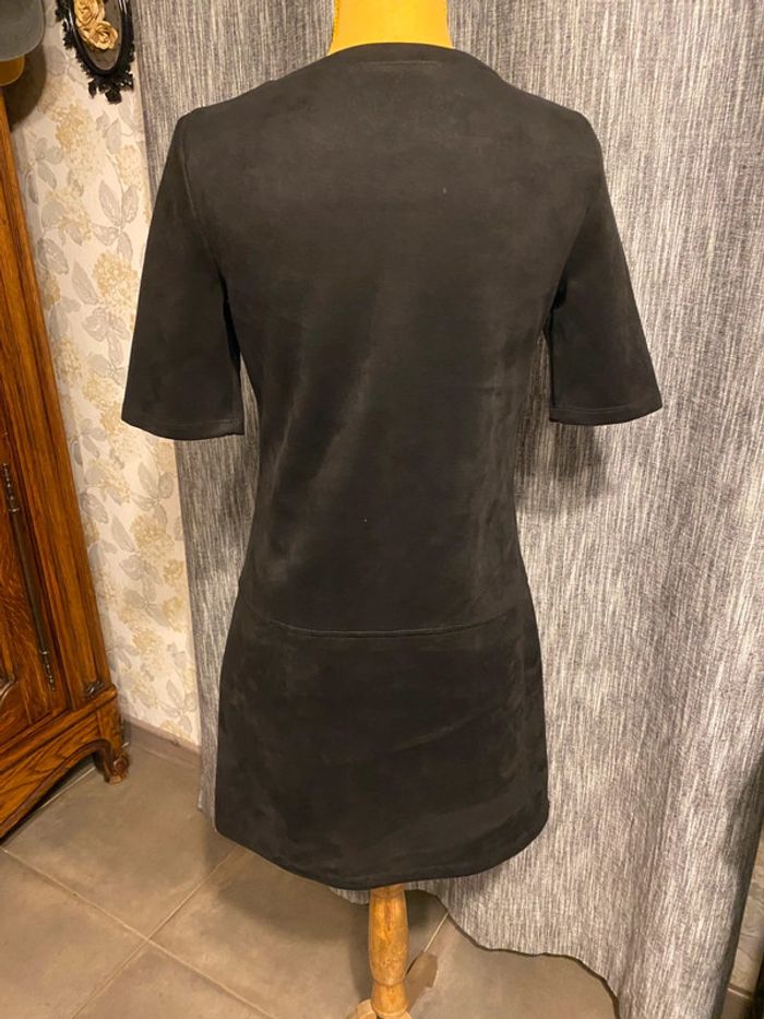Petite robe noire - photo numéro 4