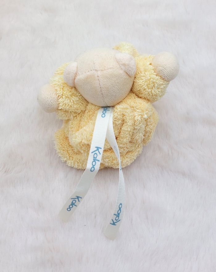 Peluche doudou ours boule plume jaune petit modèle 11 cm KALOO 1998-2008 attache - photo numéro 2
