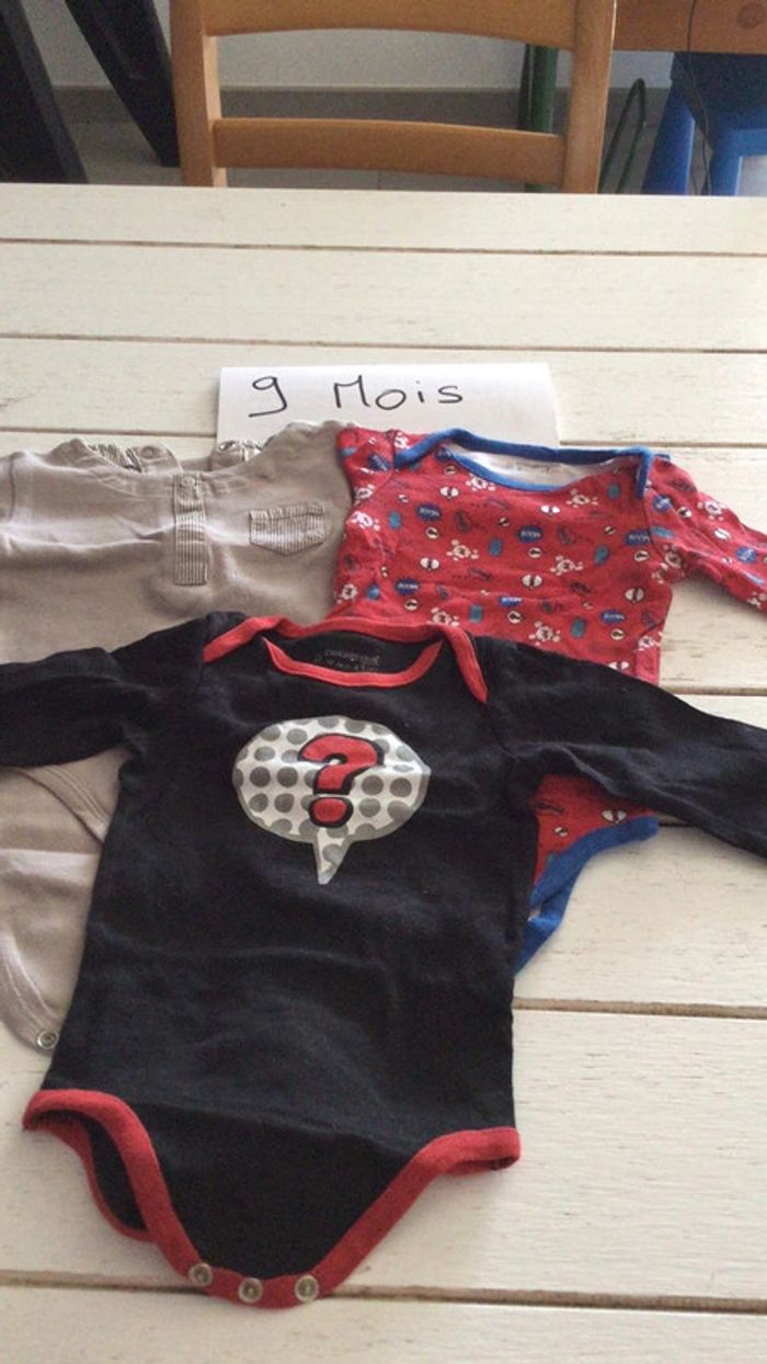 Lot de trois bodies