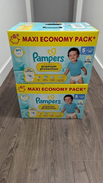 Lot de 2 cartons Pampers premium taille 5
