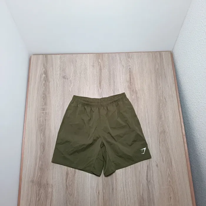 Short gymshark homme M kaki