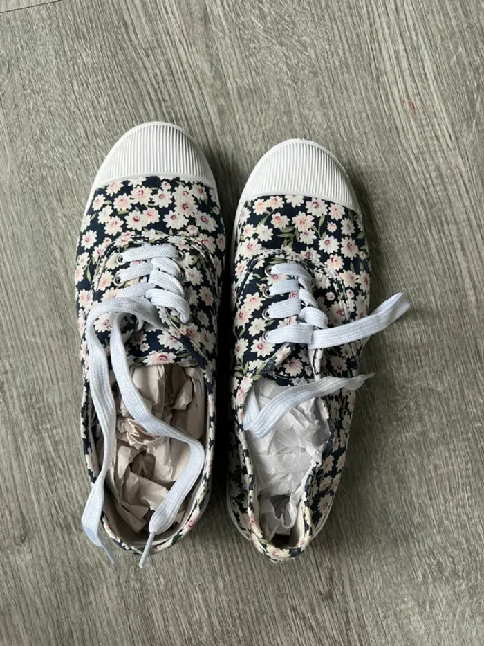 Chaussures fleuries 39