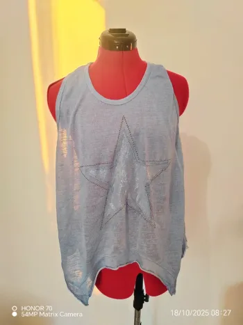 Top ouvert dans le dos a paillettes