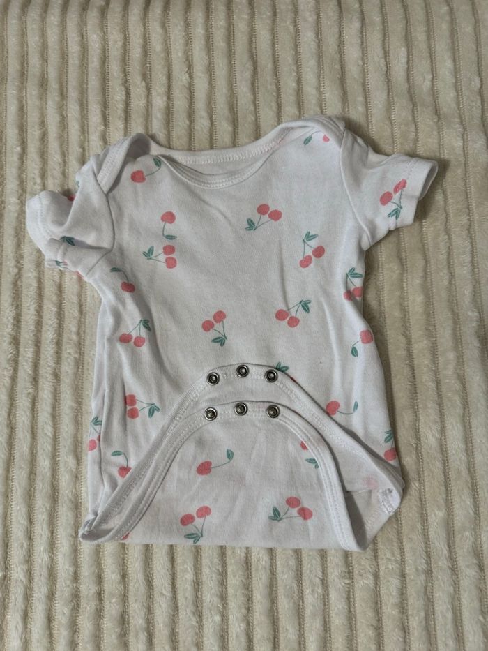 Lot de Bodies cerises - manches longues- blanc, rose - In Extenso - 6 mois - excellent état - photo numéro 5