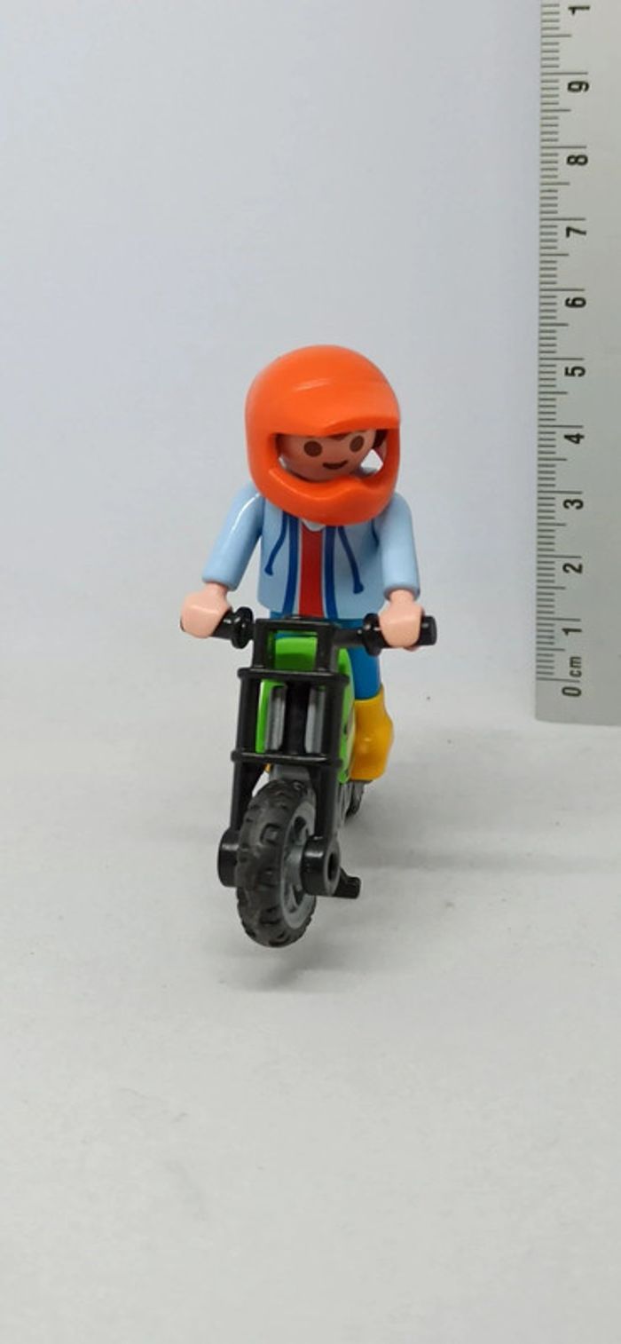 Enfant garçon pilote sur motocross playmobil - photo numéro 2