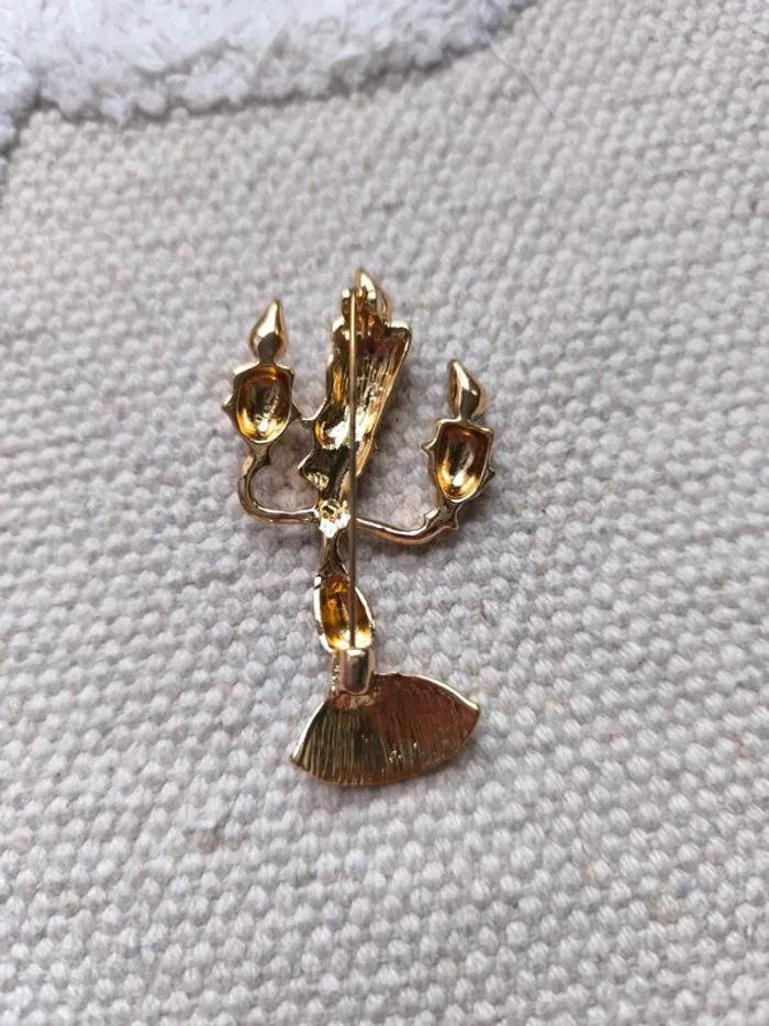 Broche chandelier doré – Esprit “La Belle et la Bête” - photo numéro 3
