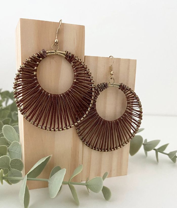 Lot 2 paires boucles d’oreilles 🤎 fils et bois 🤎 excellent état - photo numéro 2