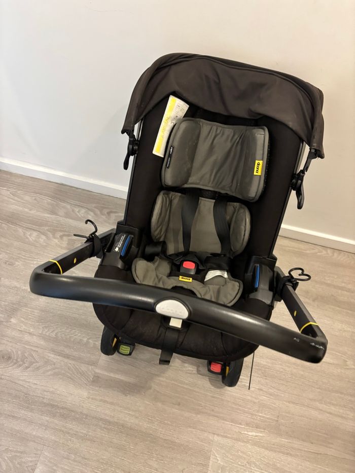 Poussette doona noir - photo numéro 3