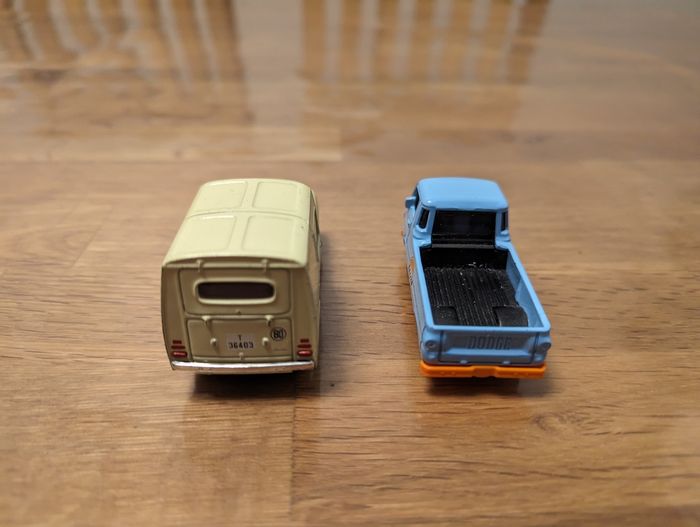 Lot 104 de 2 petites voitures rétro - photo numéro 4