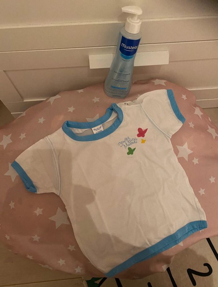 2 ans pièce rare de chez mustela ! Tee shirt blanc bleu