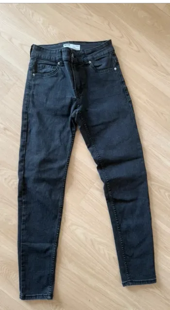 Jean push-up noir - Bershka (Taille 34)