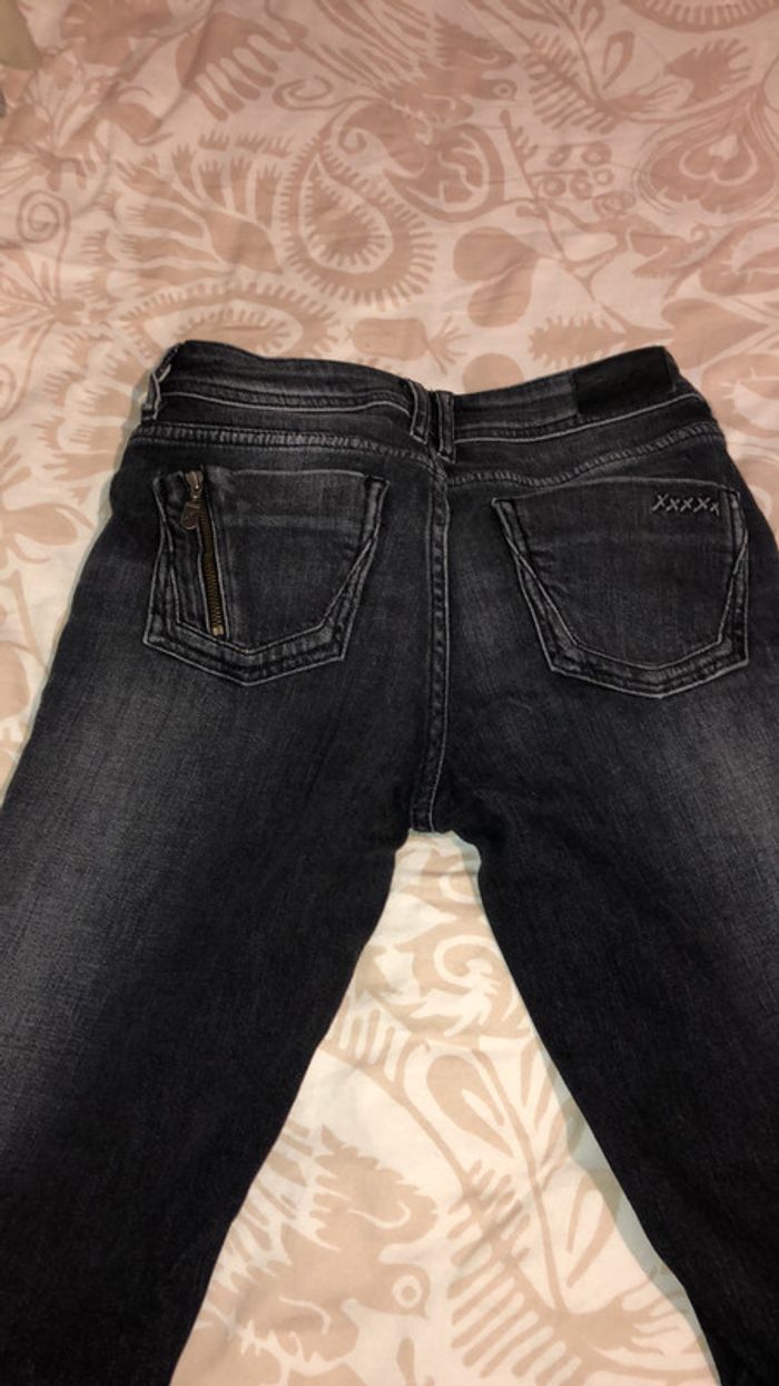 Jean noir - photo numéro 4