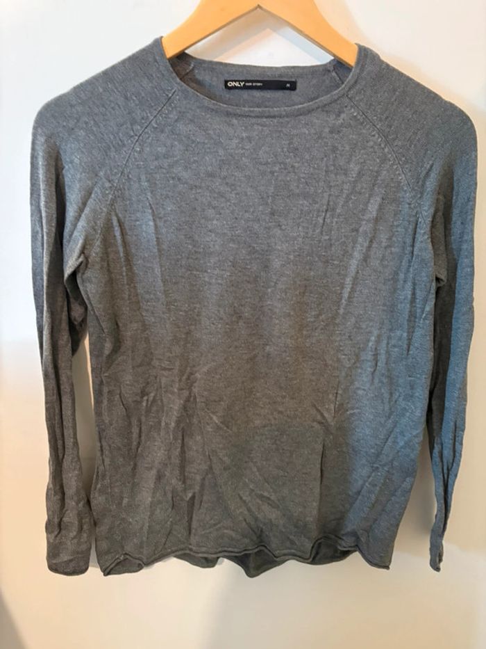 Pull gris Only