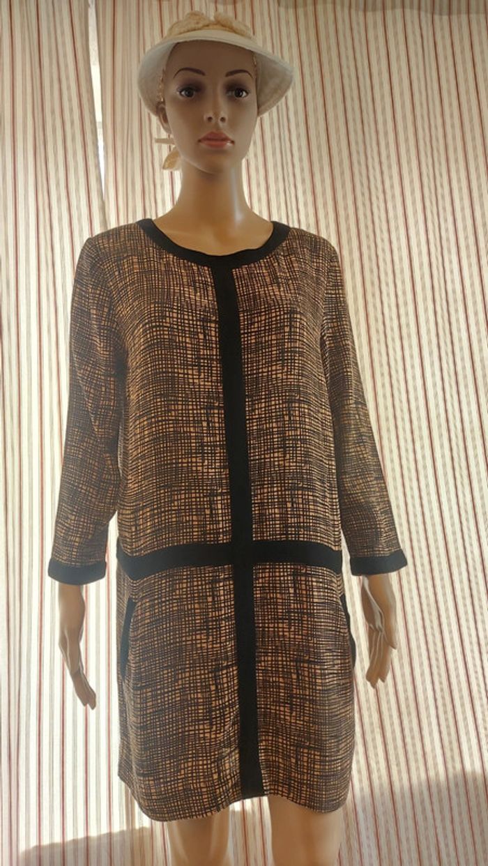Robe Essentiel Antwerp taille 40 - photo numéro 4