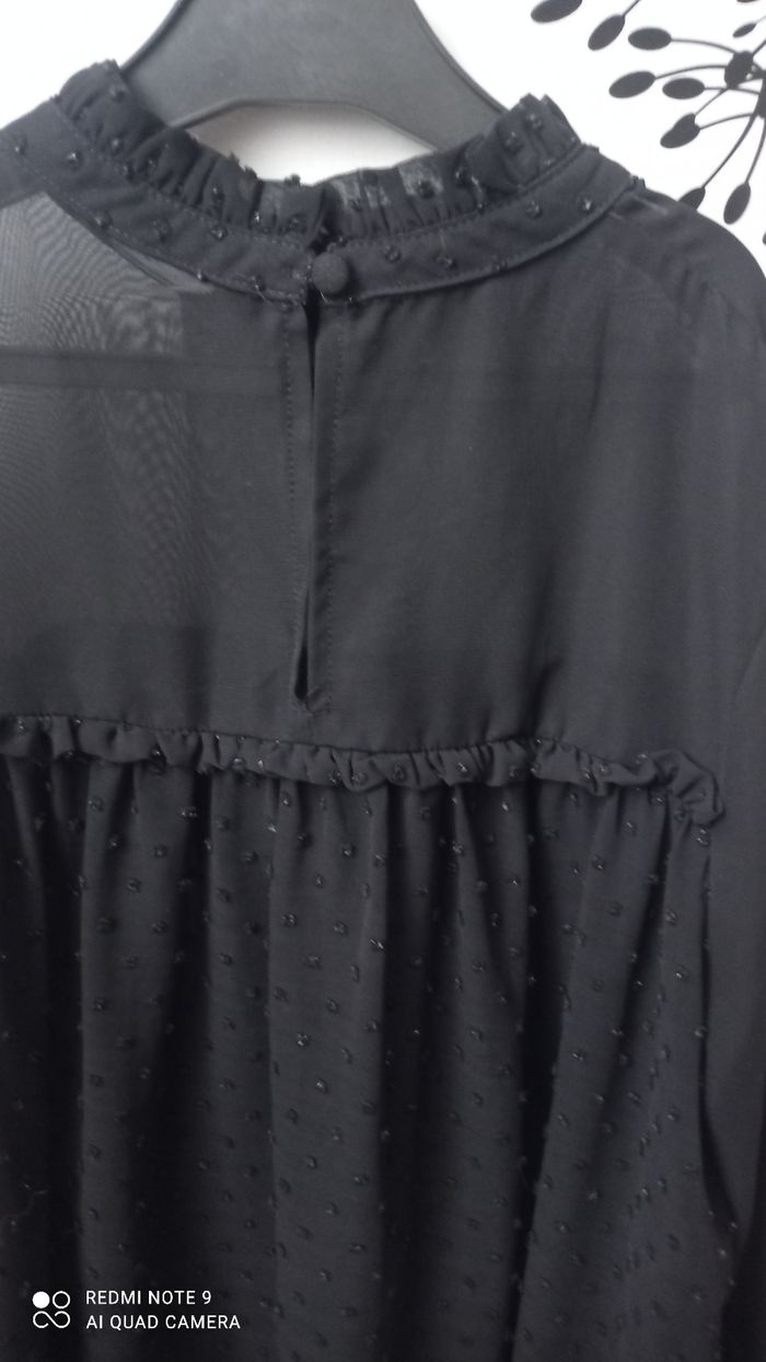 Blouse noire  en voile Asos  avec Petites broderies taille S. Excellent état ! - photo numéro 3