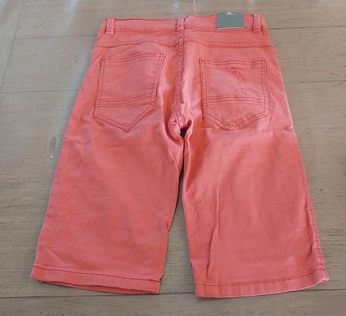 Bermuda slim garçon 10ans en très bon état - photo numéro 2