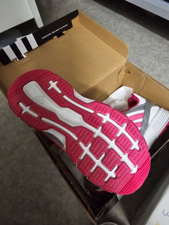 Basket fille neuve pointure 28 adidas rose blanche et grise - photo numéro 6