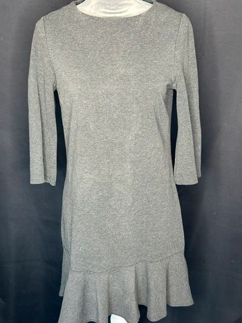 Jolie robe noire, grise, mango, taille M