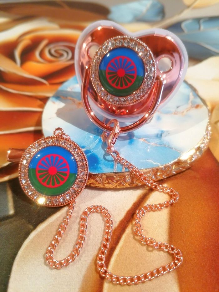 Tétine drapeau voyageur rose gold