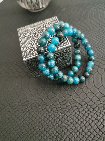 2 bracelets perles bleues 8mm