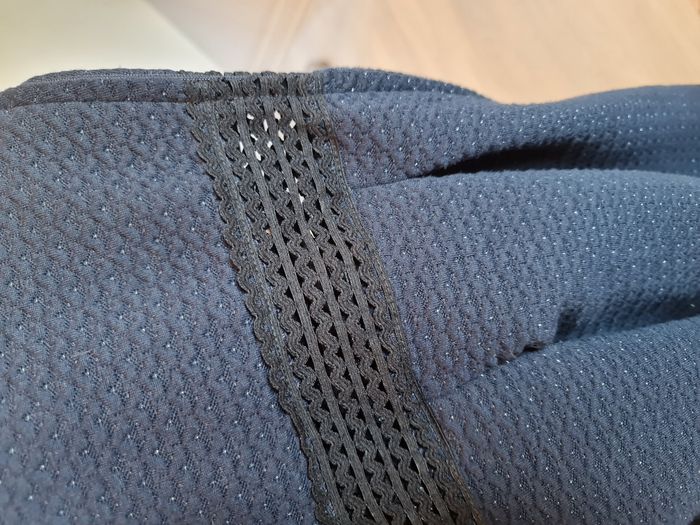 Robe bleue marine ajourée noire Naf Naf Taille 34 - photo numéro 9