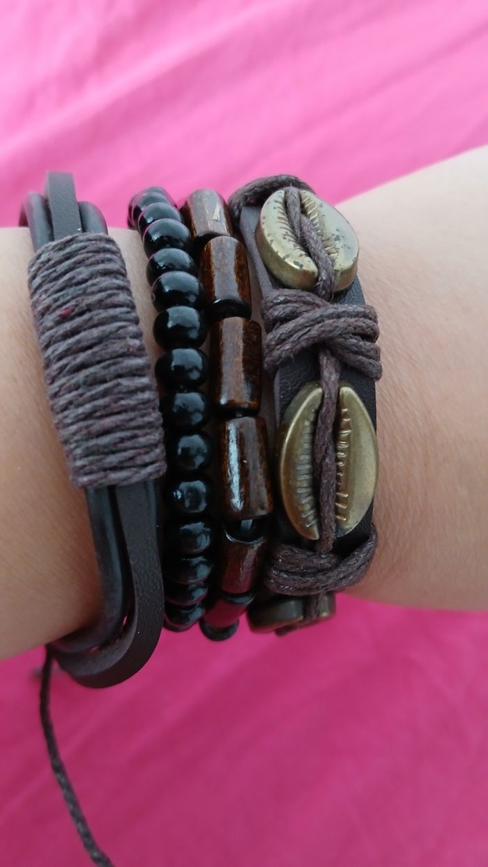 Lots de 4 bracelets +montre - photo numéro 2