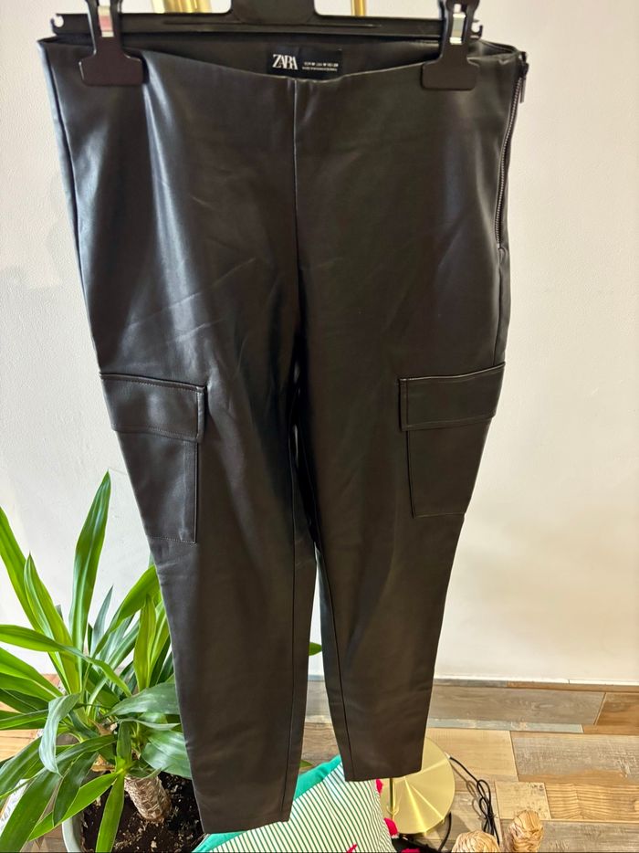 Pantalon similicuir taille M - photo numéro 3