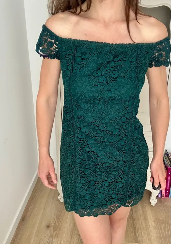 Robe MANGO épaules dénudées en dentelle – Taille 38 (M) - photo numéro 2