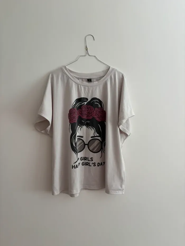 T-shirt Shein Curve 2XL imprimé fun – Fleurs & lunettes