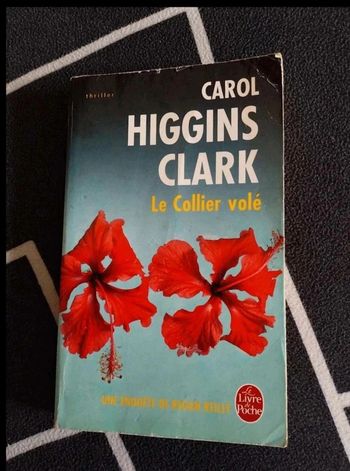 Livre Le Collier Volé