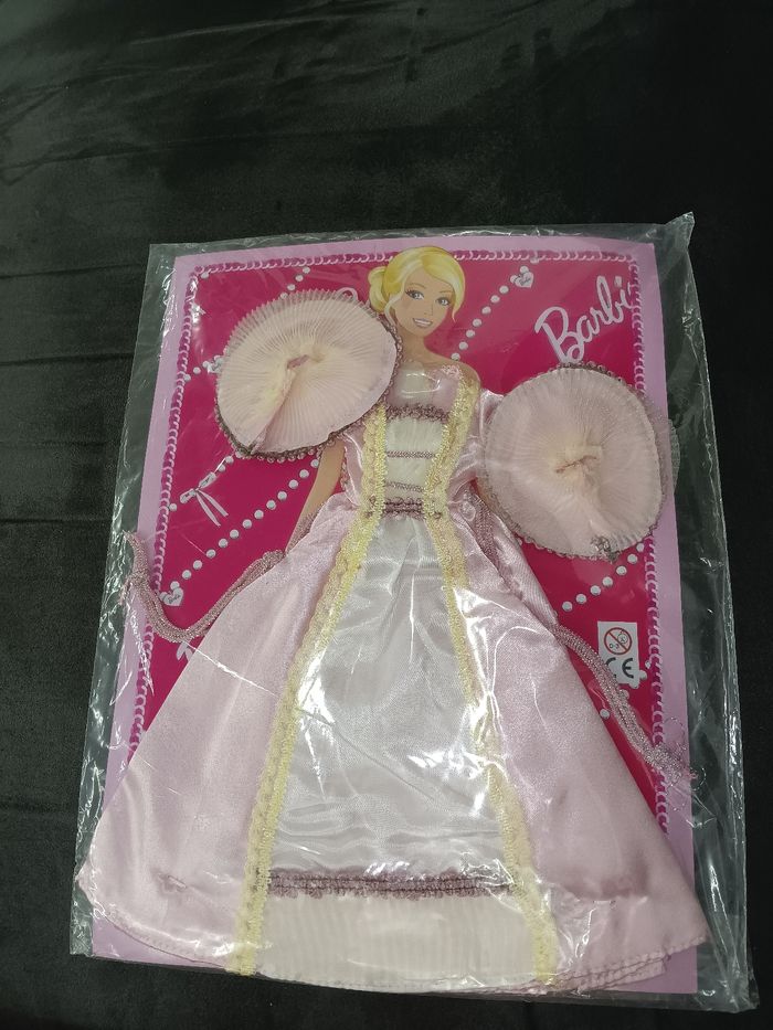Tenue de mes voyages barbie neuf